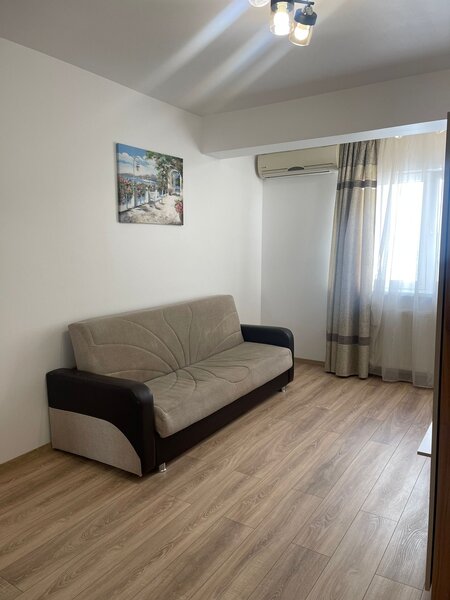 Bdul Brancoveanu, Sector 4, inchiriez apartament decomandat.